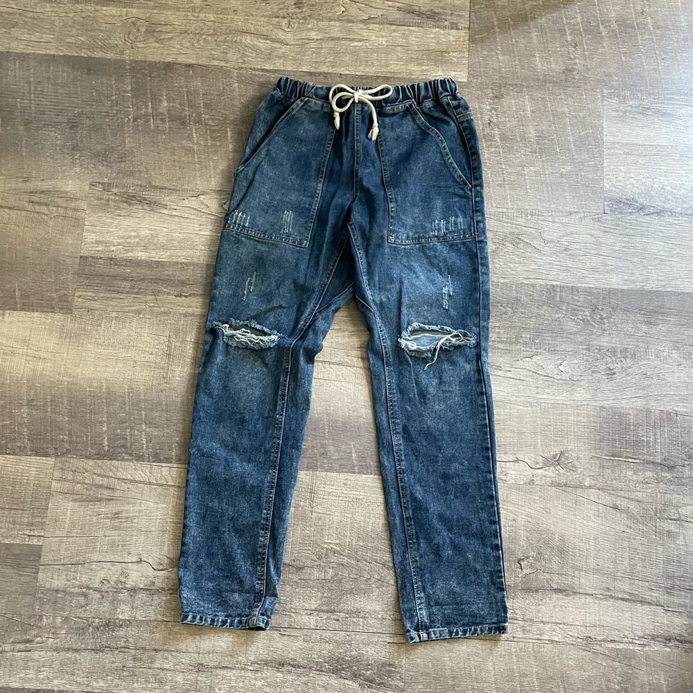 Trendy distressed jeans